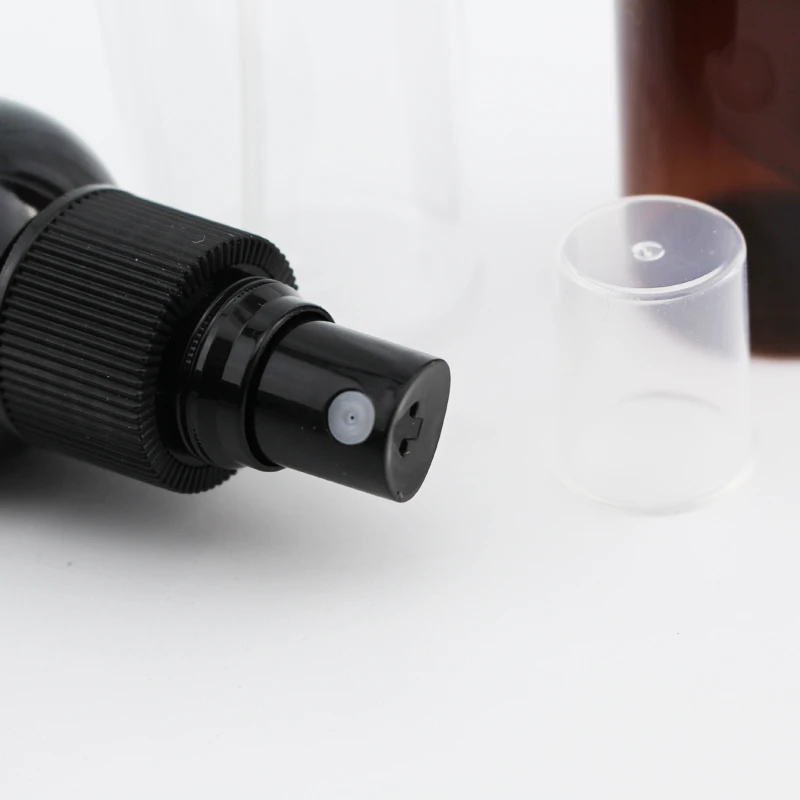 Оптовая продажа пустая пластиковая бутылка для косметики с черным распылителем