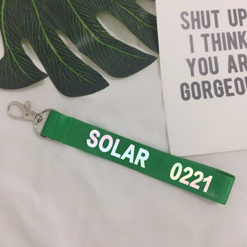 KPOP брелок для ключей MAMAMOO лазерный ремешок телефона с именем Hwa Sa лазерная