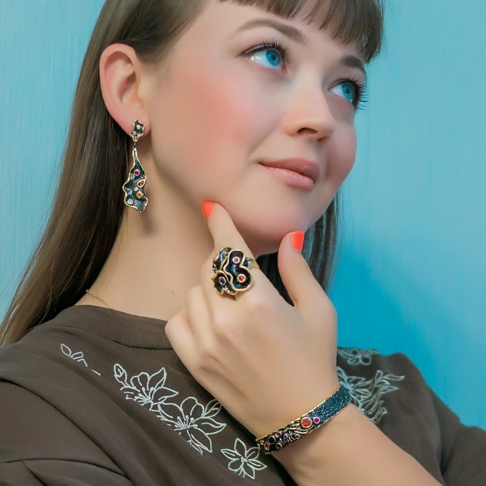 DreamCarnival 1989 Neo Готический винтажный браслет с открытым концом из черного золота разных цветов с цирконием для женщин Прямая поставка Mulheres WB1156
