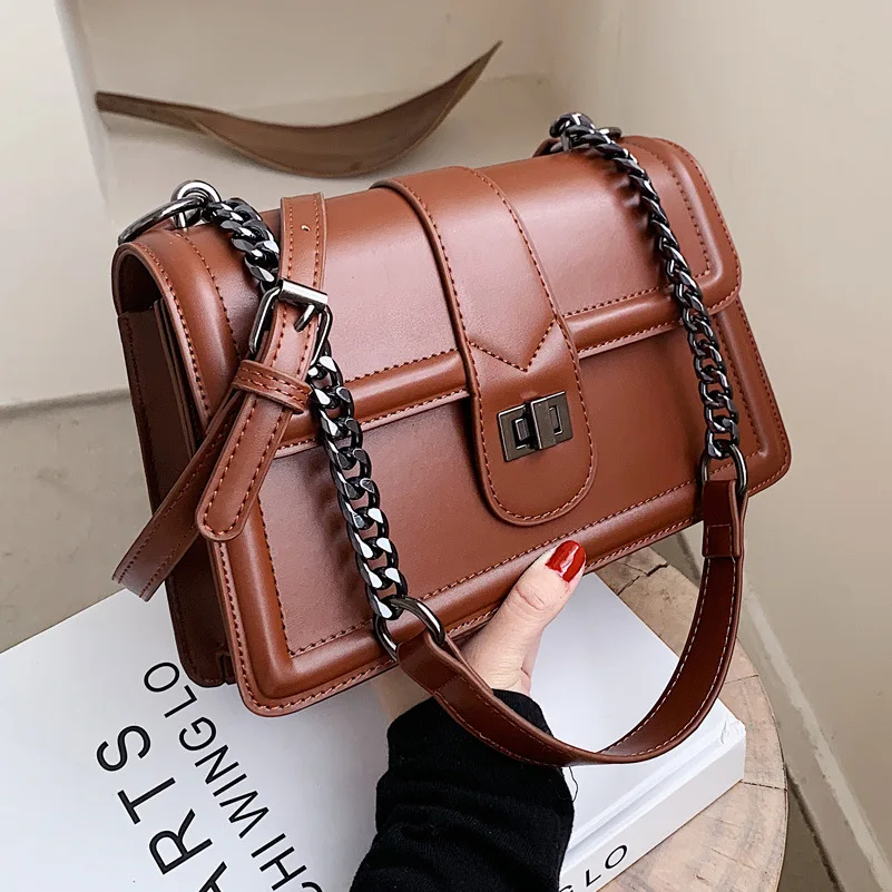 

2021 Новая модная трендовая сумка-мессенджер в западном стиле на цепочке сетчатая красная маленькая квадратная сумка на одно плечо Высококач...