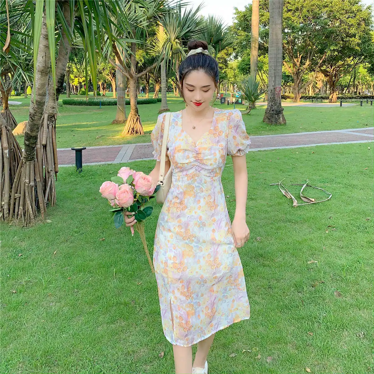 

Summer 2021 New Sexy V-neck Short-Sleeved Dress Women's Korean-Style Retro Elegant Floral Waist-Tight Slimming A- line Skirt