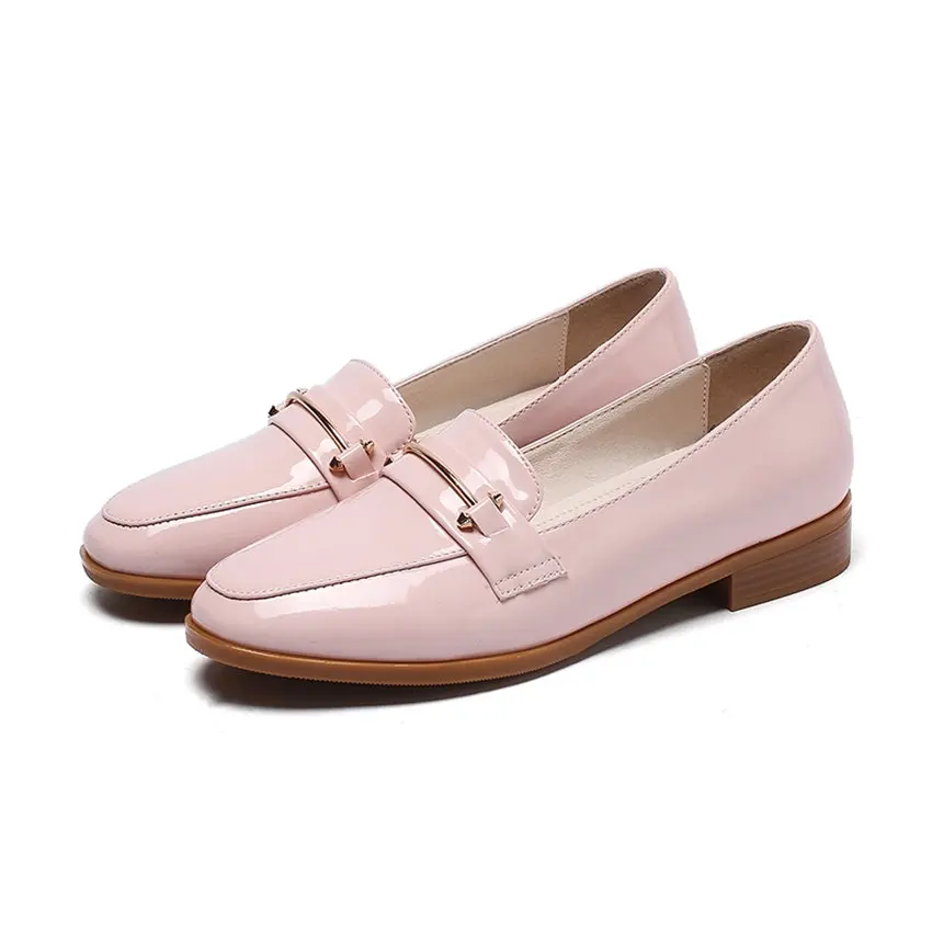 Pink Женские лоферы в британском стиле; мокасины на низком квадратном каблуке с цепочкой; цвет синий, черный; лакированная кожа; круглый носок; винтажная повседневная обувь для офиса; женская обувь на плоской подошве - Цвет: Pink
