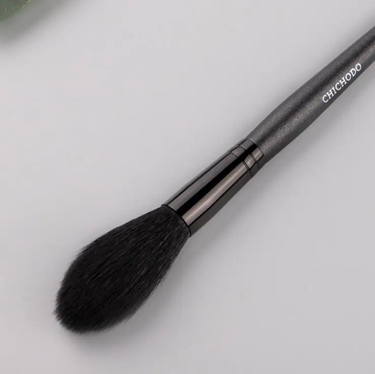CHICHODO натуральная козья шерсть с длинной ручкой highlighter кисть для смешивания пудры
