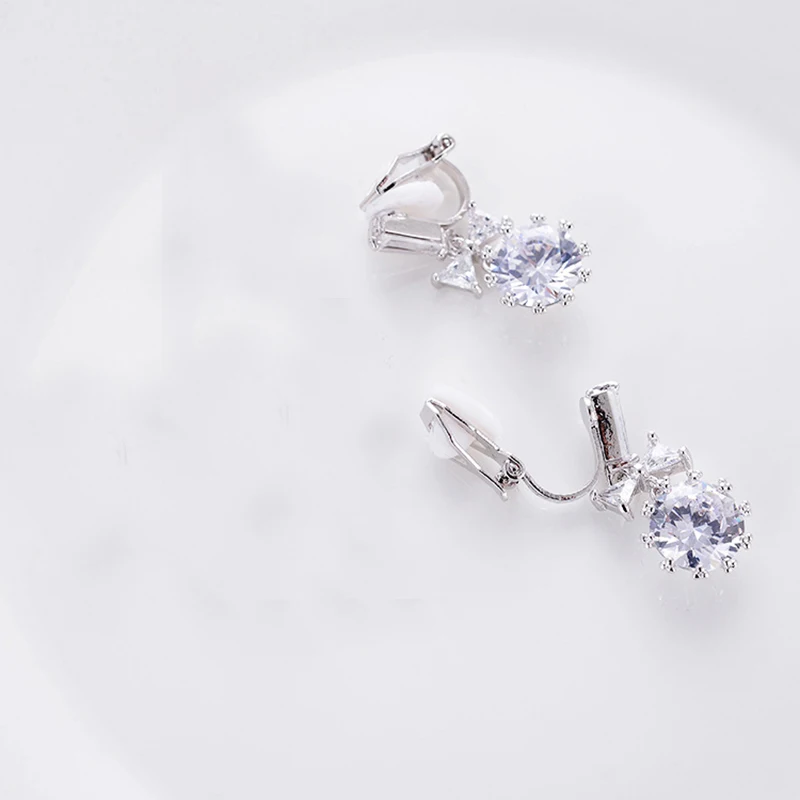 Серьги с австрийскими кристаллами и искусственными камнями изысканный бант