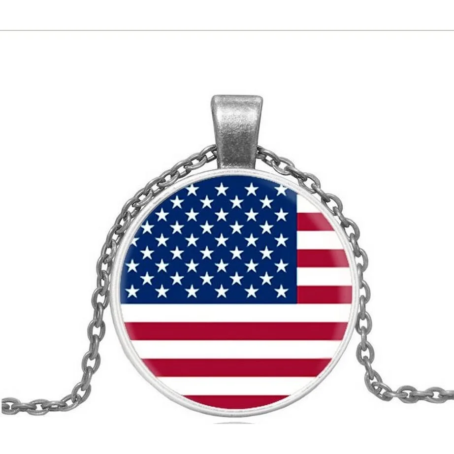 

Vintage American Flag Cabochon Silver Glass Chain Pendant Necklace