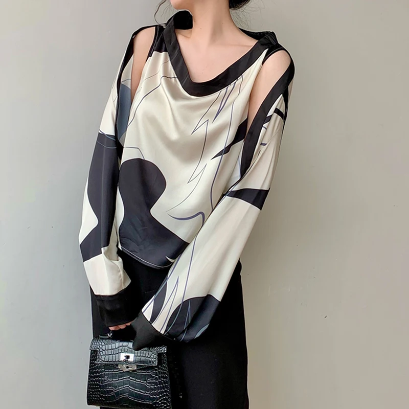 

SHENGPALAE Sexy Hollow Out Printed Blouse Women's Summer 2021 New Round Neck Loose Fake Two Pcs Longe Sleeve Shirt Female 5E1766