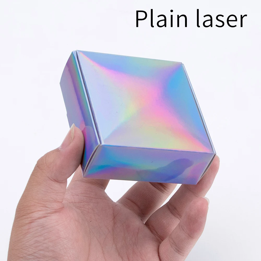 

Подарочная коробка из крафт-бумаги