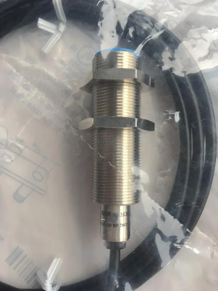 

New original proximity switch IME18-08BNSZW2S IME18-08BPSZW2S