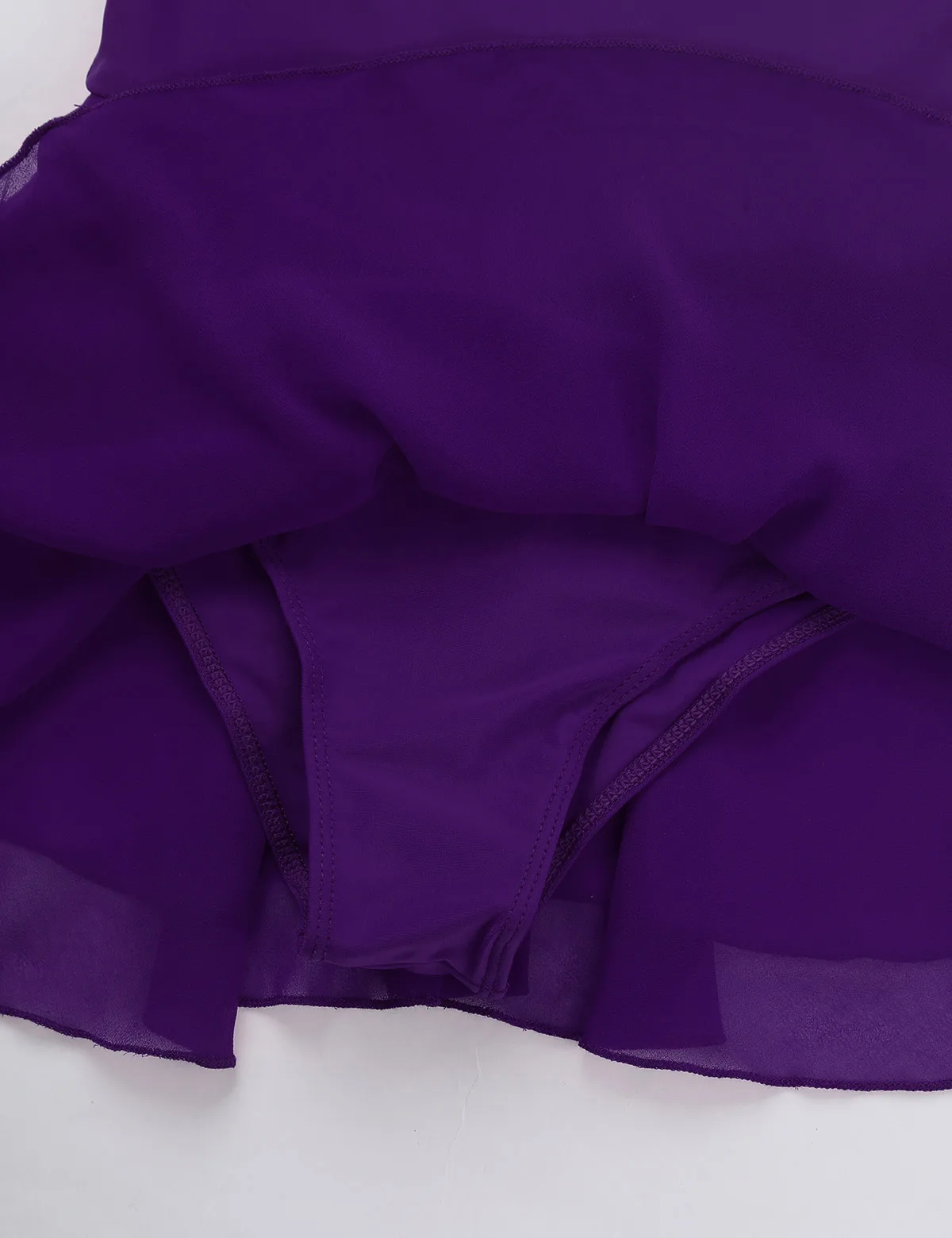 Детское платье для фигурного катания "Балерина" со сверкающими стразами и вставкой из сетки.