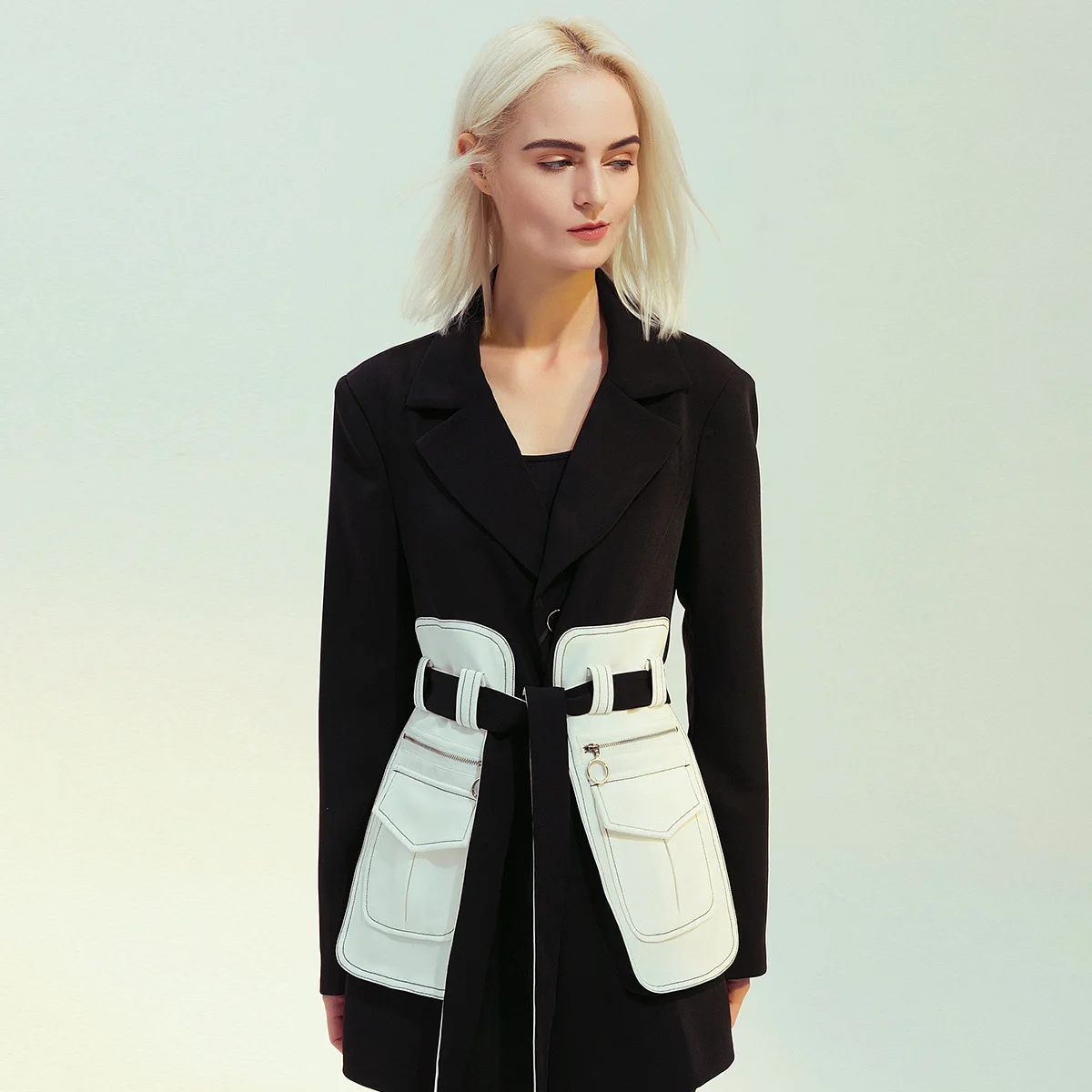 

Women Blazer Office Autumn And Winter Style High-Quality Personalized Design Black And Contrast Waist Length