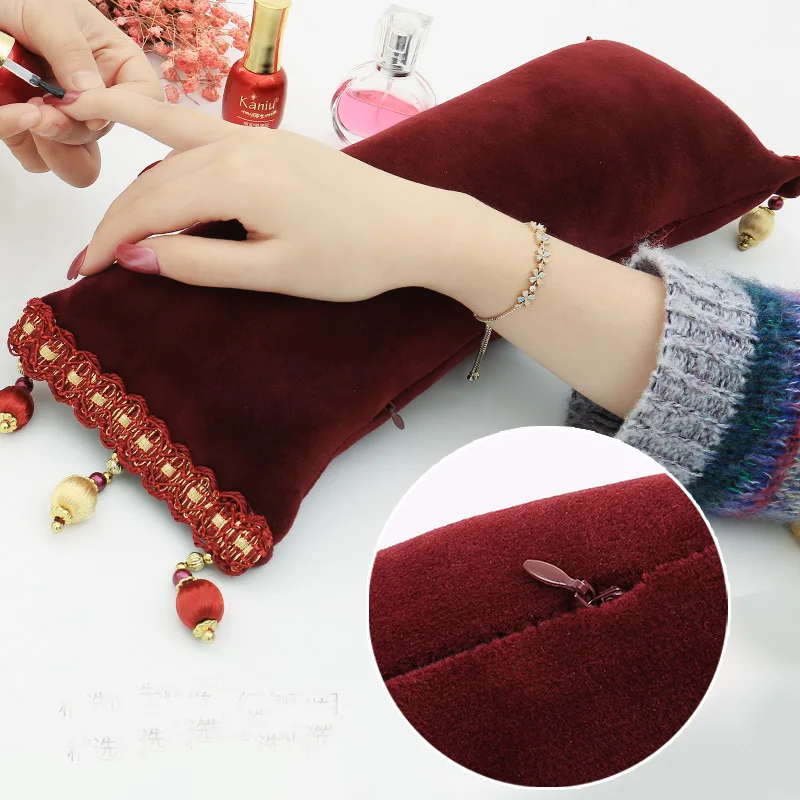 Мягкая подушка для нейл-арта рук с кисточкой хлопковая Подставка держатель