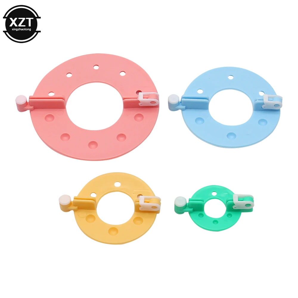 

1Set Sewing Tools Pompon Set Plastic Pom Pom Maker Clover Fluff Ball Weaver Needle Craft Knitting Tool Color Random