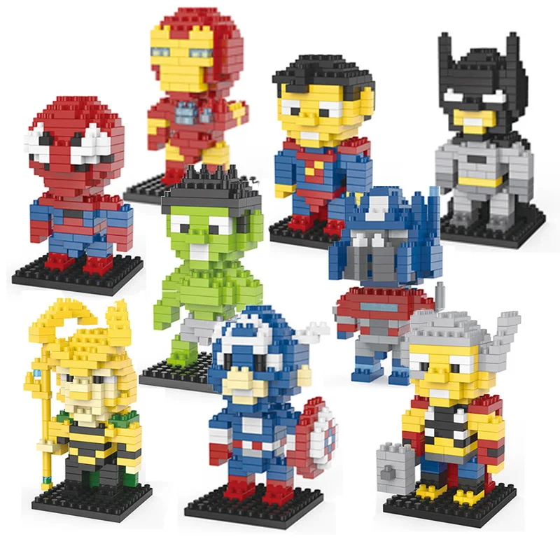 С героями комиксов Марвел Человек паук и Супермен игрушки Lego Бэтмен в собранном