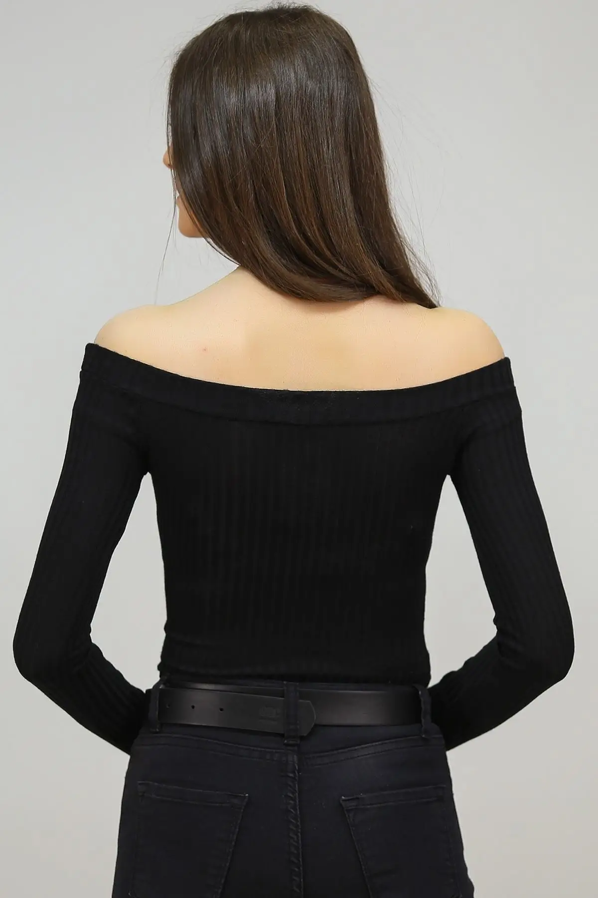 

Boat Neckline Body Fitillisiyah