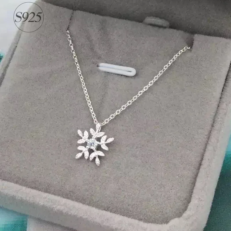

2019 New 925 Sterling Silver Snowflake Pendant Necklaces Clavicle Chain Necklaces Fashion Jewelry Gifts