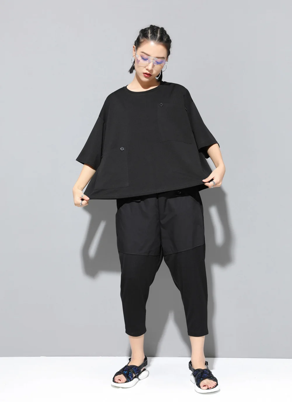 

Dark Series Small Collection of Personality Button Pocket Bat Sleeve T-shirt Summer New Relaxed Short Sleeve Top Women Tops