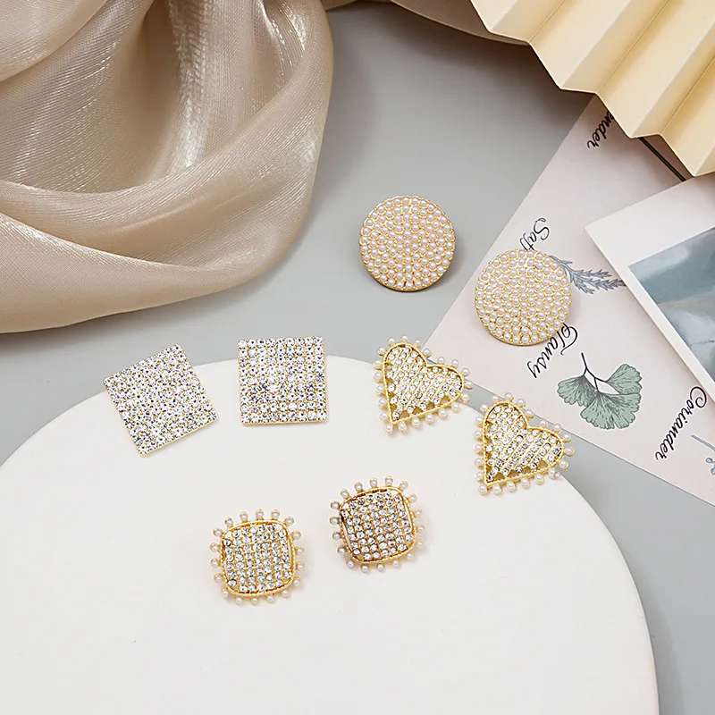 

Simple Metal Pearl Earrings For Women Geometry Square Triangle Korean Luxury Earrings Fashion Jewelry New Arrival 2021 Серьги