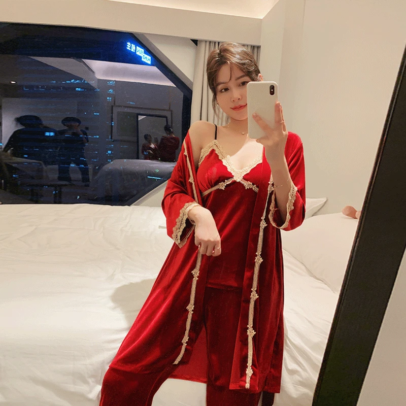 

Winter Nightgown Women Gold Velvet Warm Pajamas Set Women Sleepwear Sexy Homewear Pajama Sets