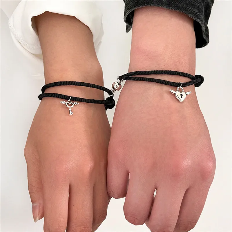 

HI MAN 2 Pcs/Set Romantic Love Heart Lock Magnetic Mutual Attraction Bracelet Women Sweet Temperament Couple Jewelry