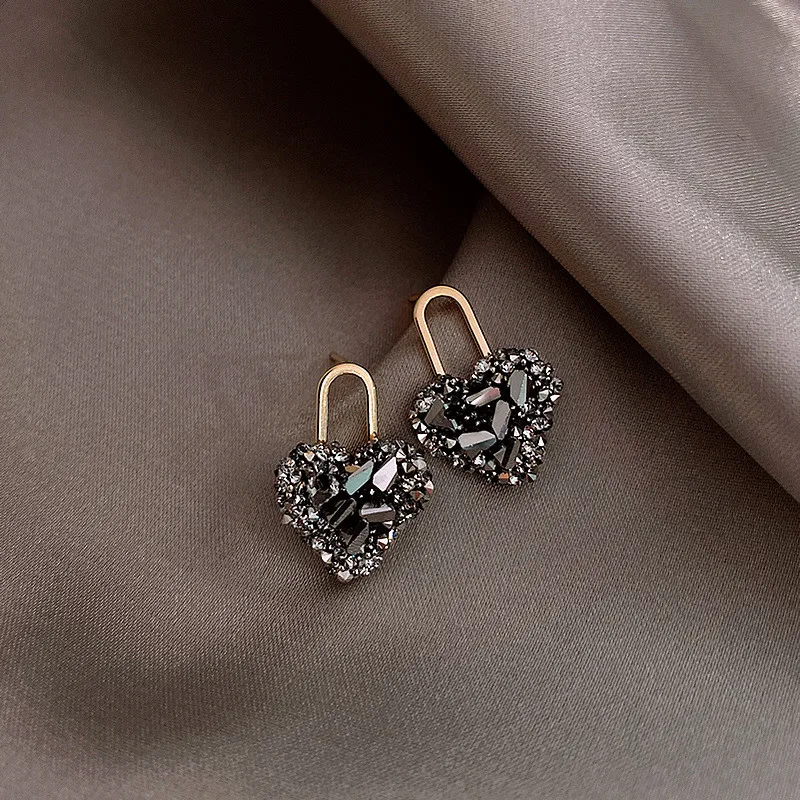 

Classic Fashion Black Crystal Heart-shaped Stud Earrings For Woman Exquisite Korean Earrings Dress Accessories Anniversary Gifts
