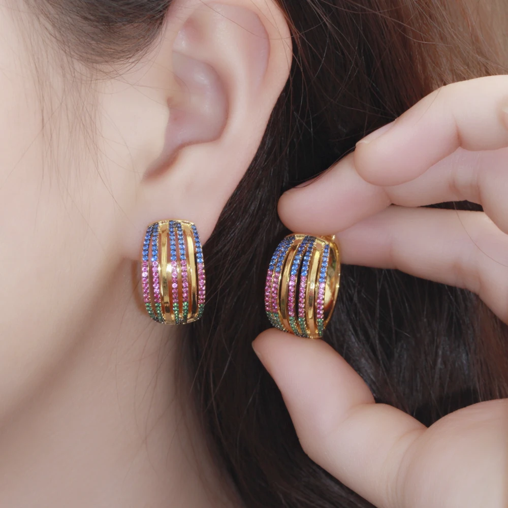 

ThreeGraces Geometric Round Shape Shining Red Green CZ Crystal Gold Color Luxury Party Jewelry Hoop Earrings for Women ER583