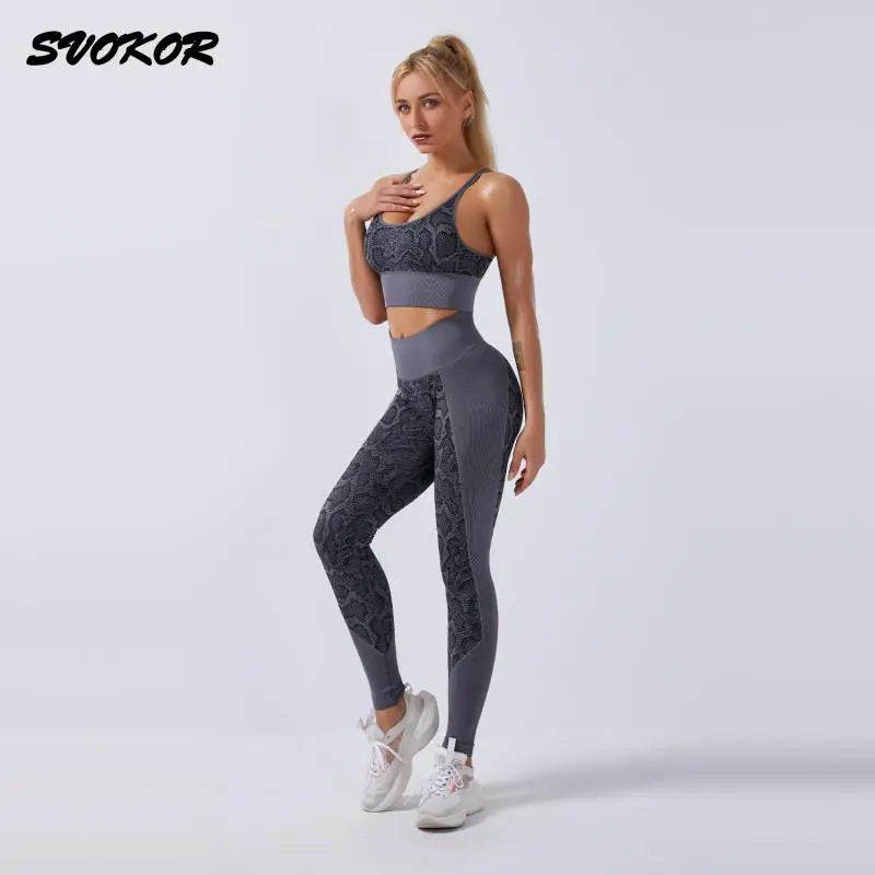 

Женские Бесшовные костюмы для фитнеса SVOKOR, комплект для фитнеса и йоги со змеиным узором, одежда для тренировок в тренажерном зале, костюм д...