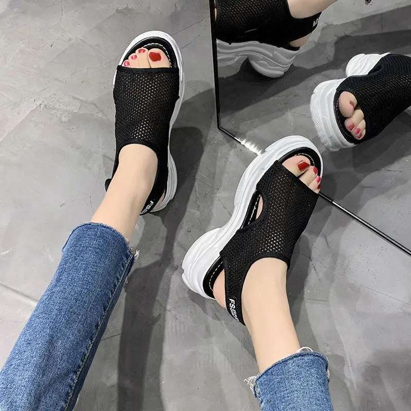 Новинка 2020 года Женские повседневные сандалии с широко открытым носком на