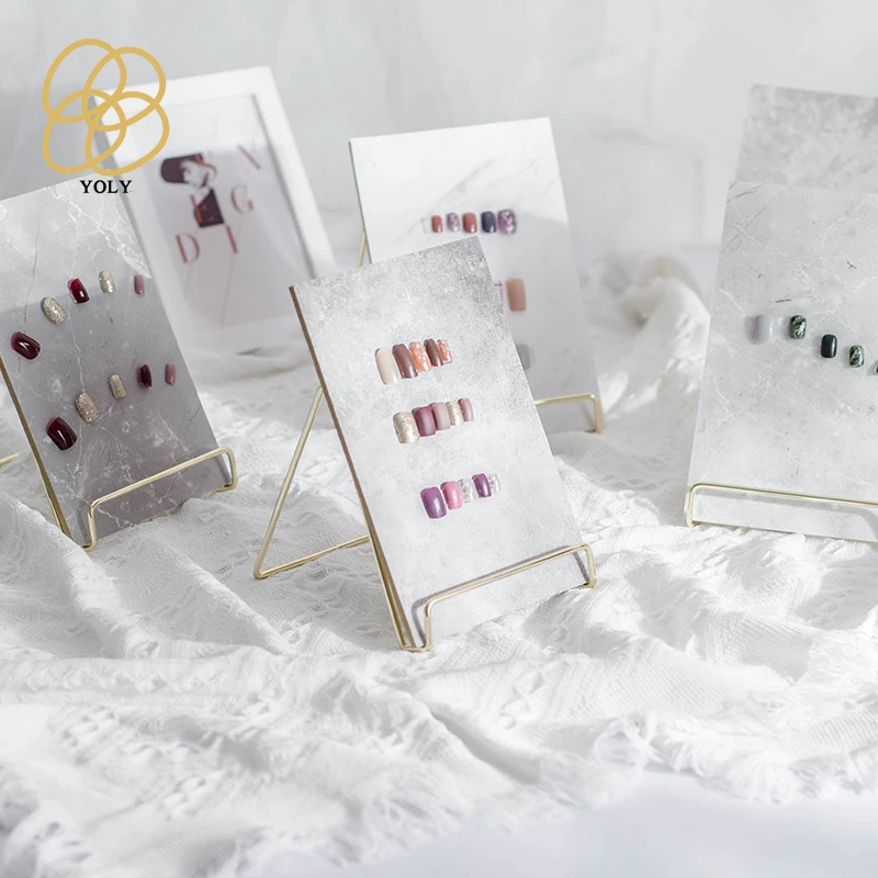 Подставка для ногтей с изображением камней в японском стиле |