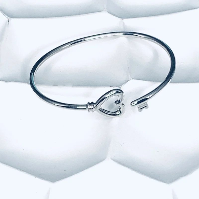 

1:1 925 Sterling Silver Classic Simple And Personalized Heart-Shaped Key Bracelet, Exquisite Workmanship,Holiday Gift For Ladies
