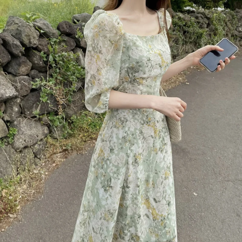 

2021 summer floral dress fresh Chiffon square neck bubble sleeve dress