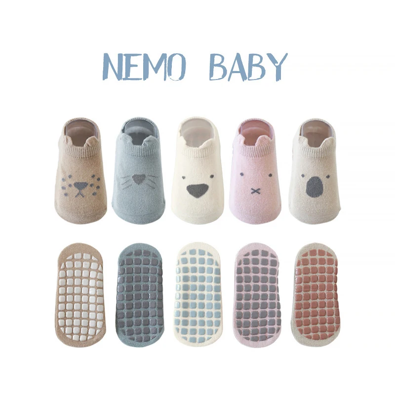 Calcetines antideslizantes de algodón peinado para bebé, calcetines de dibujos animados, accesorios para recién nacido