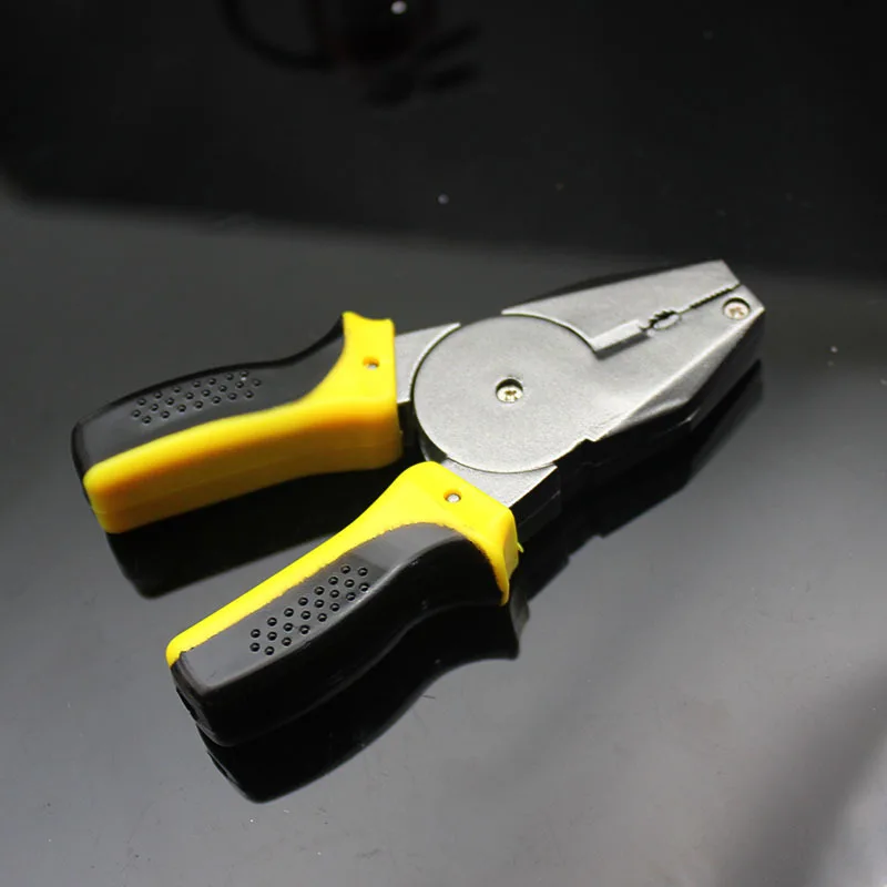 Известный в Интернете гаечный ключ огнетушитель топор Баскетбольная обувь плита