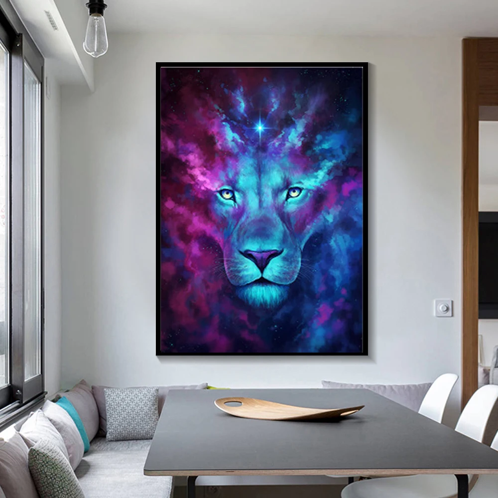 Художественный красочный синего цвета с принтом Лев и картина в абстрактном