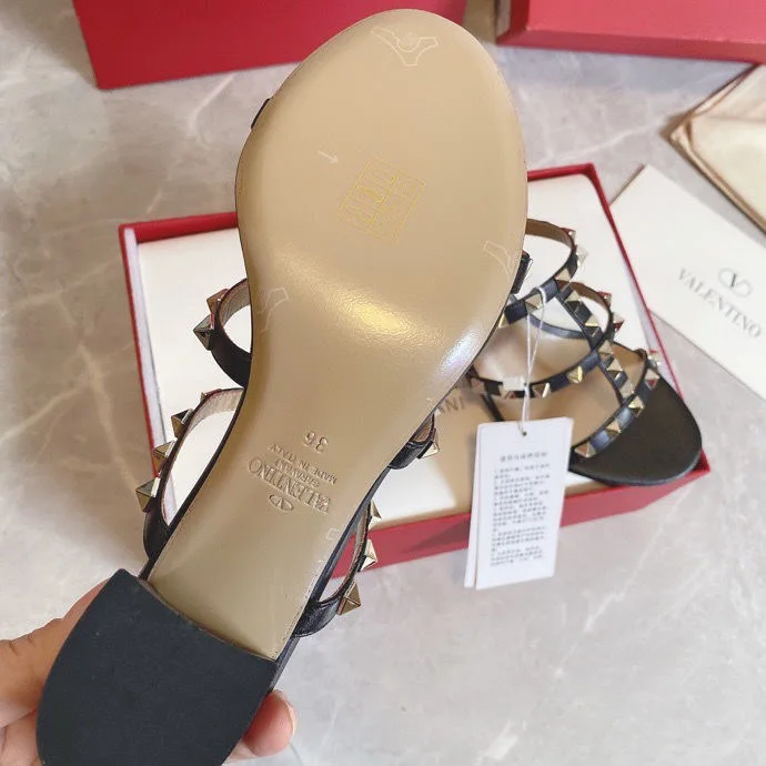 

2021 Milan Fashion Ladies Flat Slippers Luxury Brand Rivet Sandals Summer Women's Shoes Sandals Red Leather Slippers