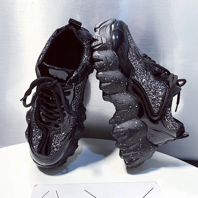 Кроссовки женские блестящие массивные на платформе со шнуровкой дизайнерские