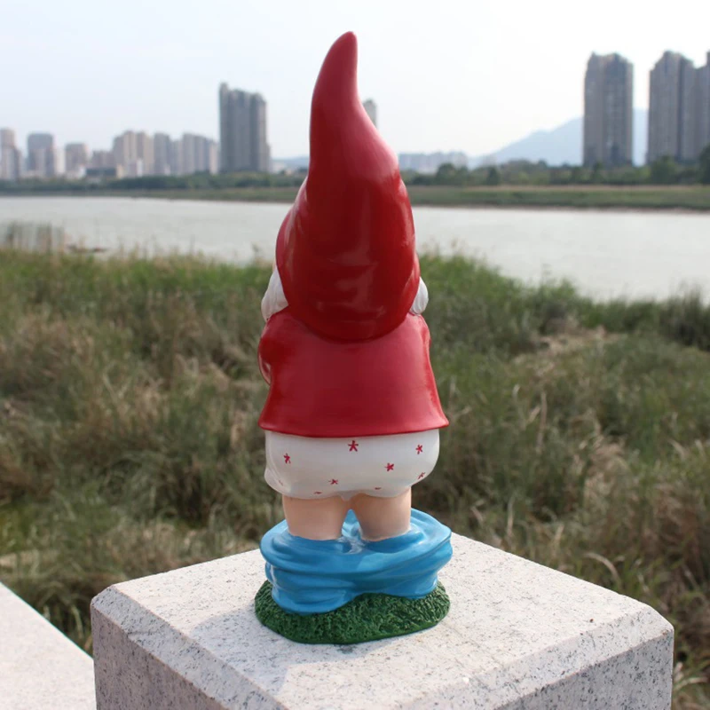 

Lovely Garden Gnome Statue Hand Painted Resin Crafts Figurines Birthday Gifts for Home Garden Courtyard Decoration BENL889