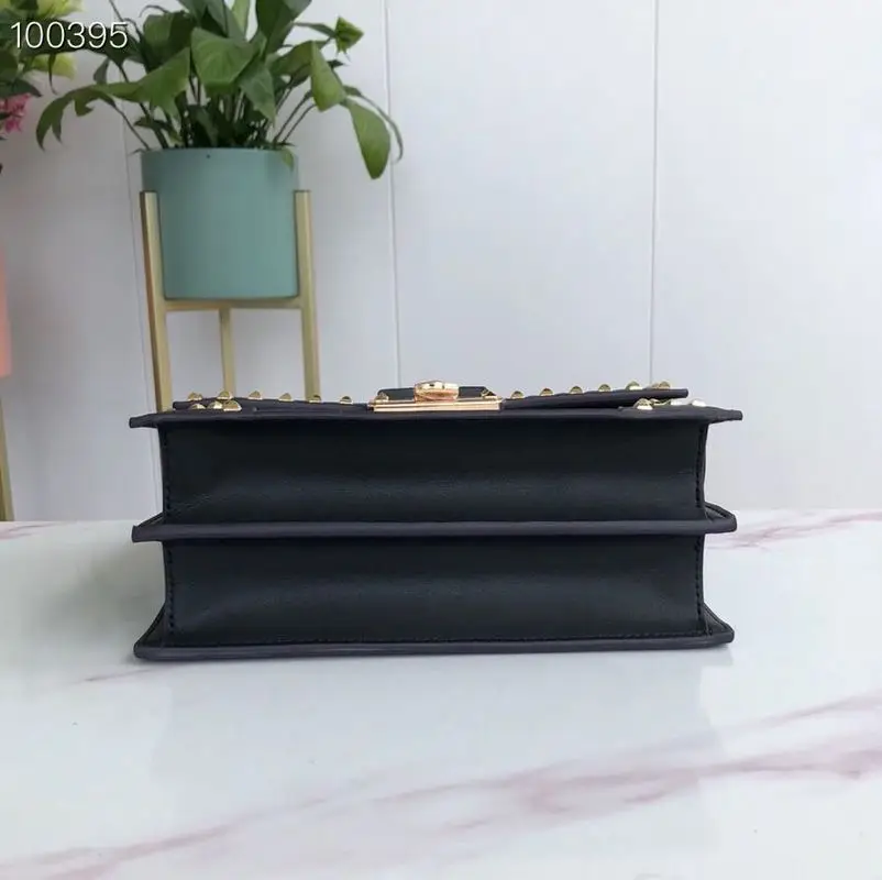 

2020 New Messenger Bag Fashion Square Shoulder Messenger Ladies Small Square Rivet Bag Purses and Handbags