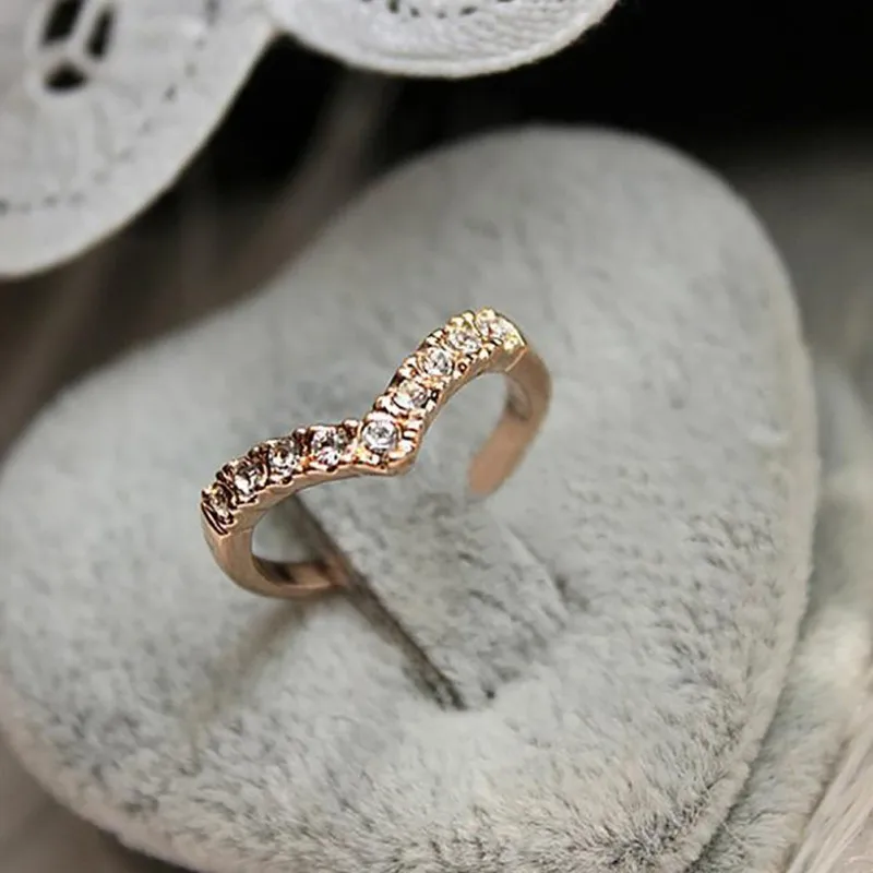 Модное Элегантное кольцо для женщин уникальный дизайн v-образные стразы мизинец