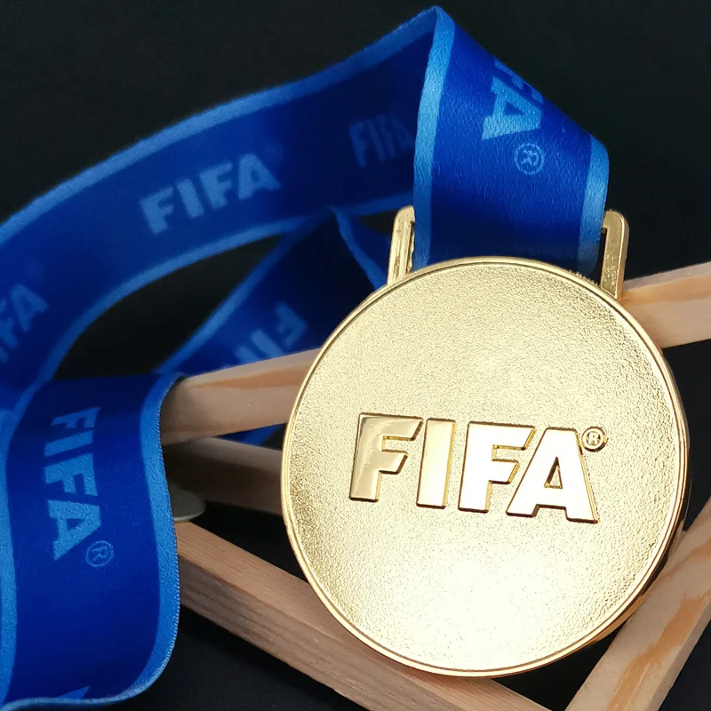 

PSG World Club Cup souvenir football champion gold medal Fan memorabilia metal replica Anti-corrosion and no fading with box