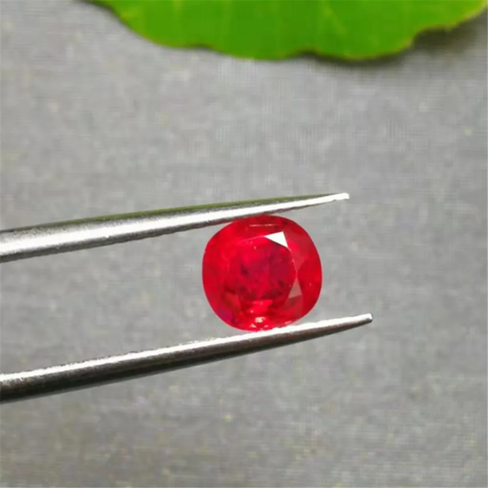 

High Quality Loose Gemstone for Customized Jewelry 1.68ct Burma Natural Pigeon Blood Red Ruby