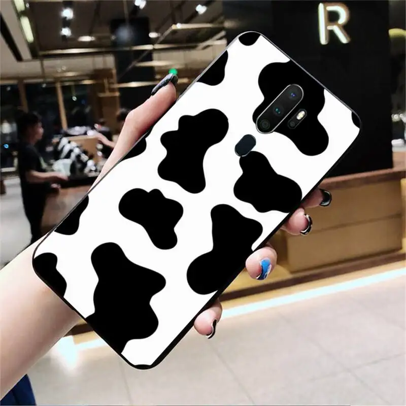 

LJHYDFCNB Cow Pattern Black Soft Tpu Phone Case For Oppo Reno2 Z 2Z Realme5 6 Pro R9 11 Plus 15 17 Pro