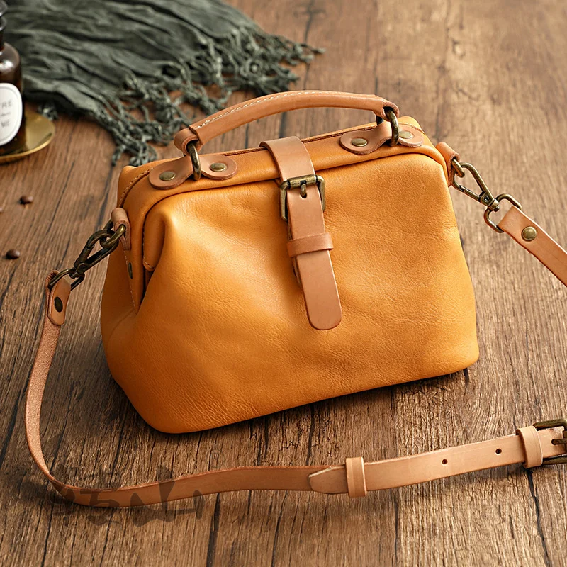 

Trendy college spotlight leather women's bag color contrast vegetable tanning tree Cream Leather Women's bag portable messenger