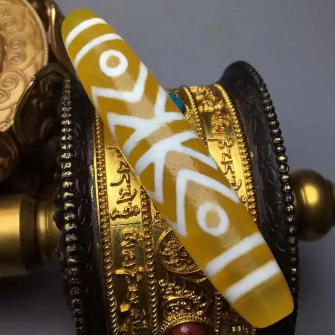 

210818 High Oily Yellow Color Natural Agate Stone Mysterious Tiger tooth 6 Eyes Amulet Tibetan Dzi Beads for Folk Collections