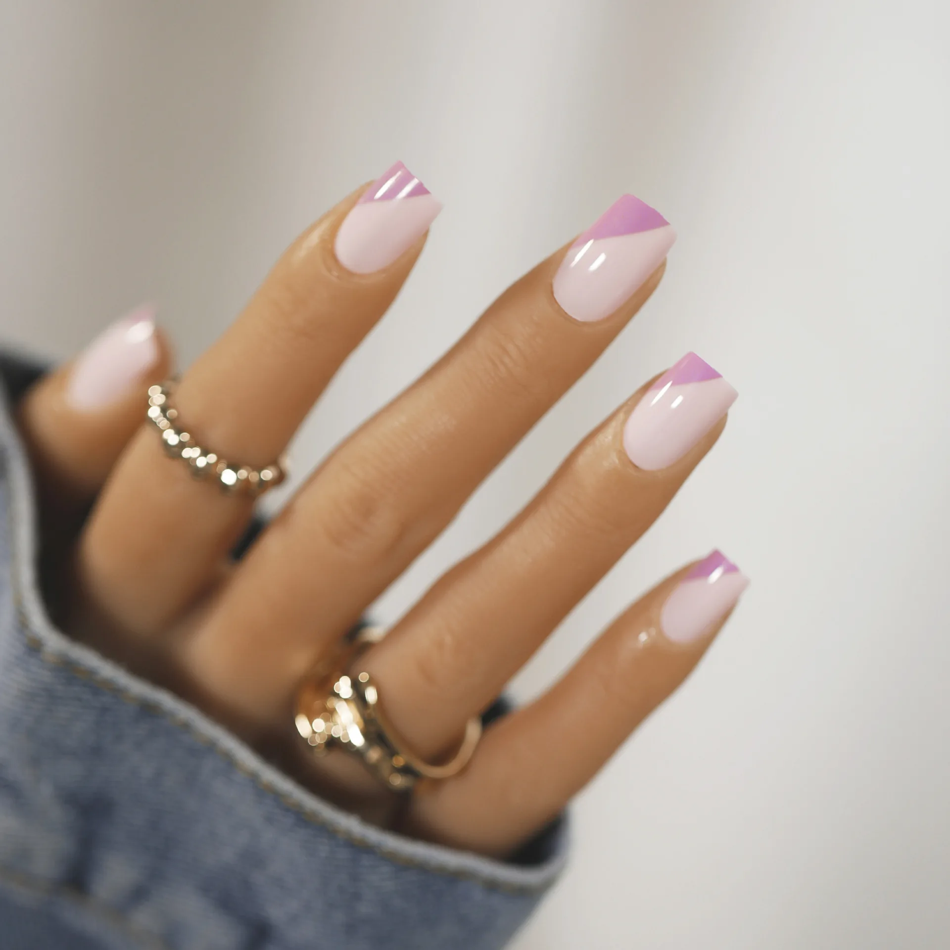 

Nails 24pcs Purple White Nail Patch Glue Type Removable Short Paragraph Fashion Manicure Save Time False Nail Patch FRE-Drop