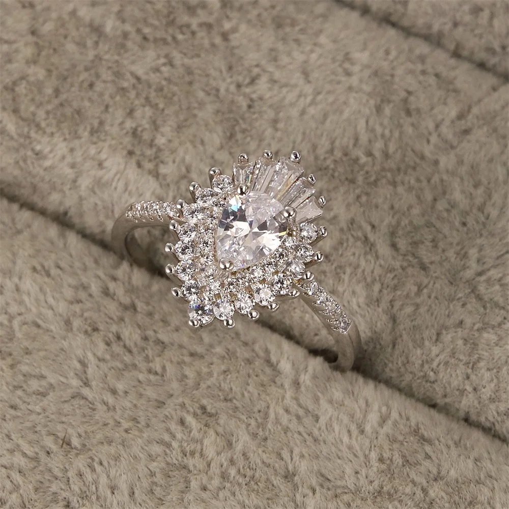 

Popular fashion in Europe and the 925 sterling silver noble flower ring with platinum zircon ms pearl crystal jewelry gifts