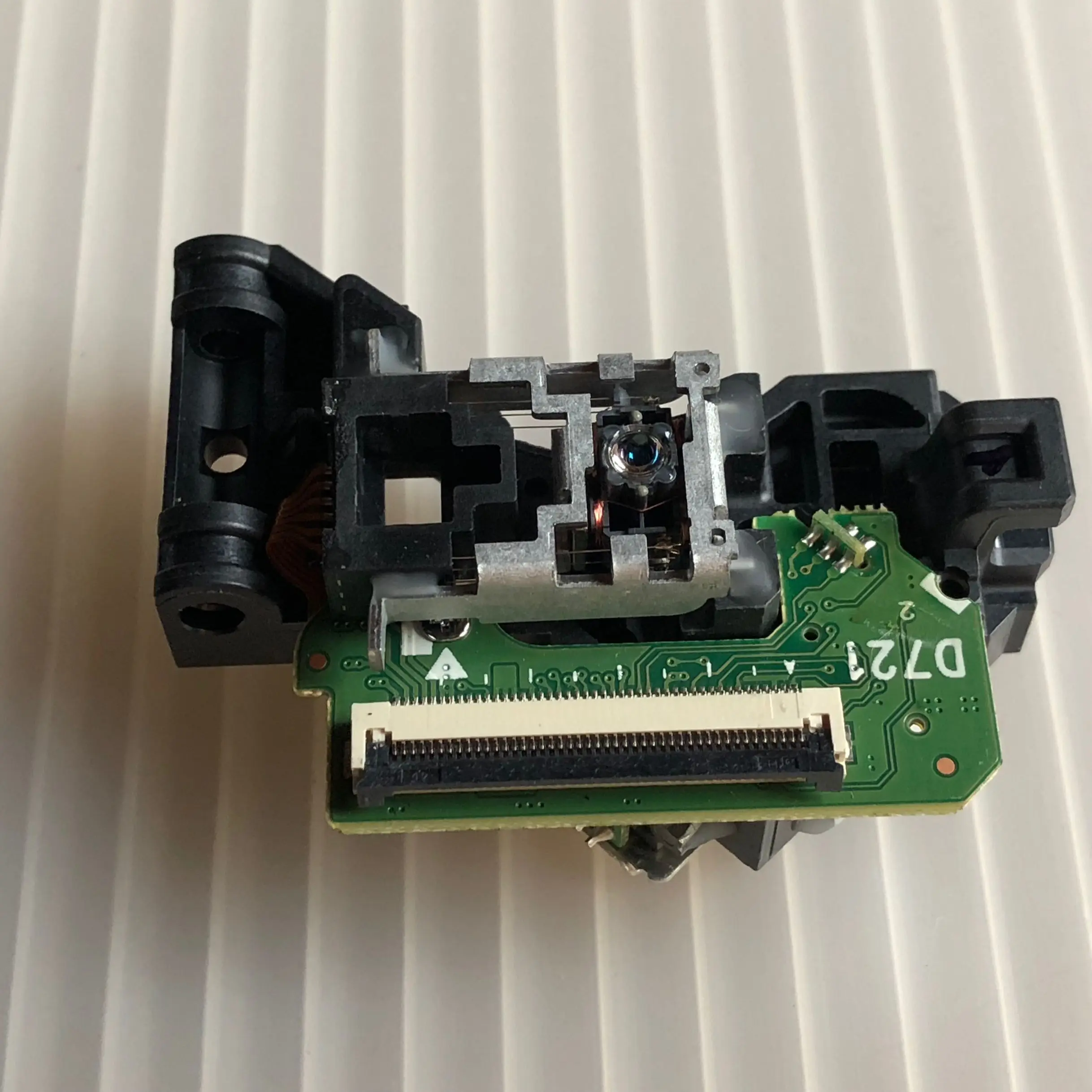 

Новые оптические лазерные линзы HLP-D721 HLP D721