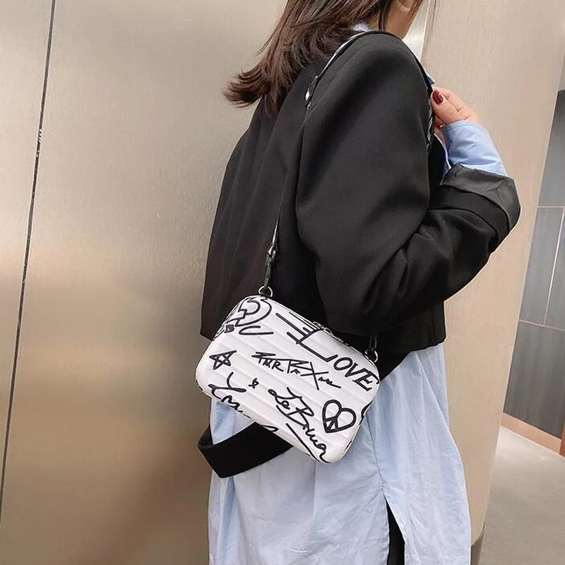 

Women Bag Graffiti Box PU Shouder Bag Wide Strap Fashion Letter Zipper Pures and Bags Crossbody Euro-America Style