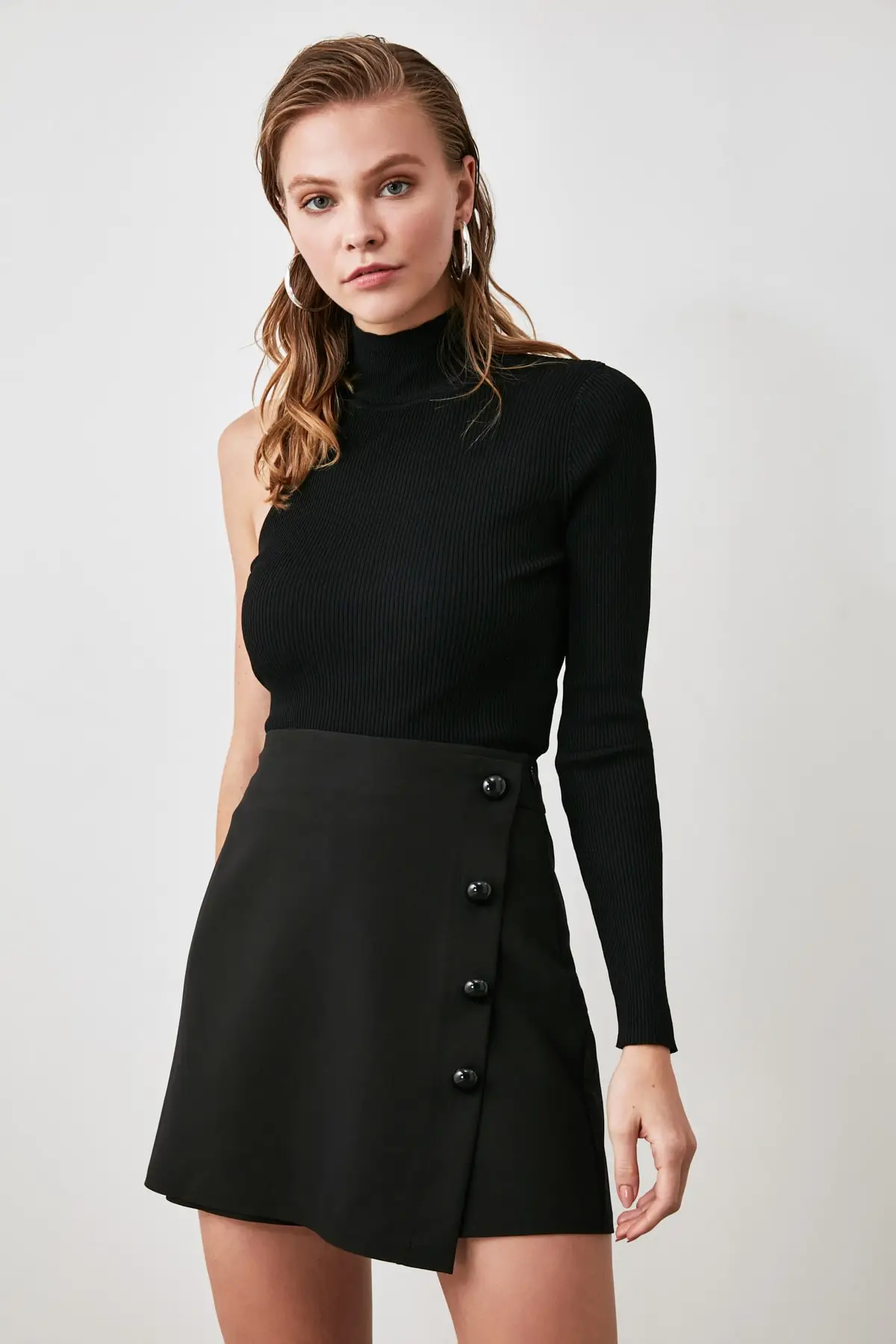 

Black Button Detail Shorts Women Fashion Shorts