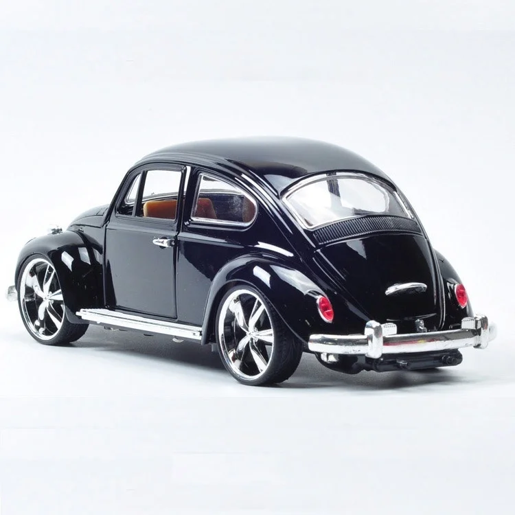 Модель автомобиля из сплава под давлением VW Beetle в масштабе 1/18 коллекционные