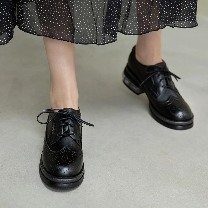 

VERCONAS Classic Retro Fretwork Genuine Leather Women Pumps Lace-Up Thick Heels 2021 Spring New Casual Shoes Woman High Quality